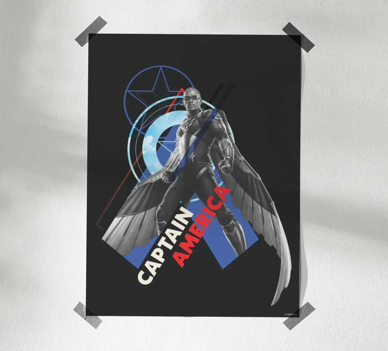 Captain America poster con telaio in alluminio da MARVEL Designs by JUNIQE