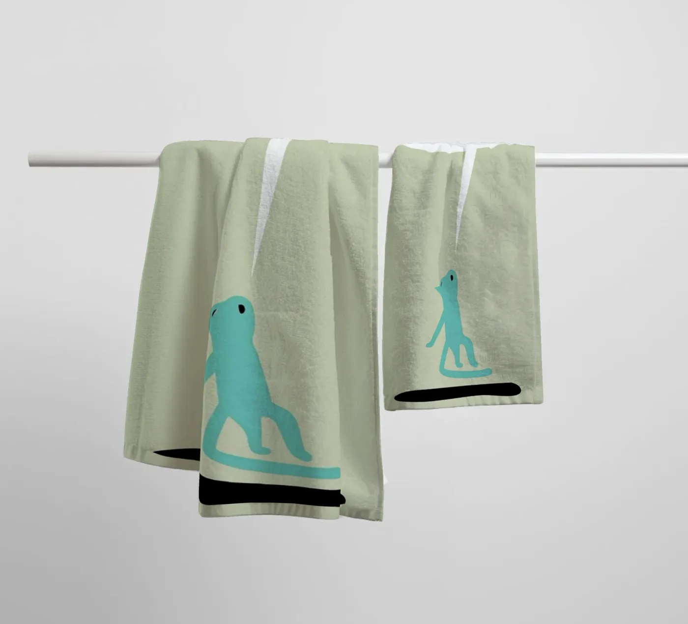 Cat Ghost badhanddoek van Monika Aichele