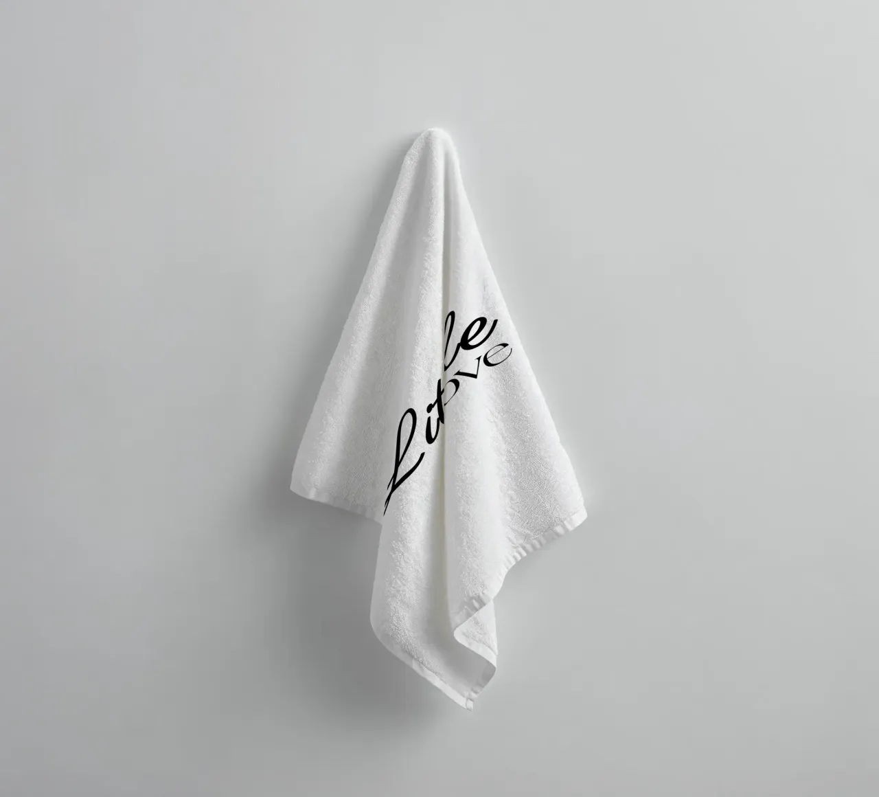 Piccolo amore asciugamano da bagno da YV TYPOGRAPHY
