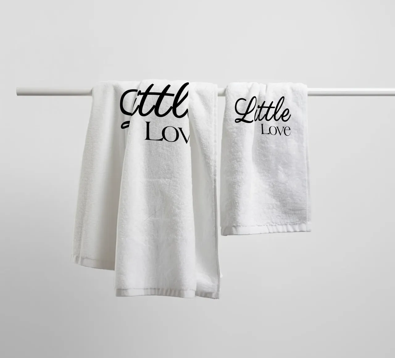 Piccolo amore asciugamano da bagno da YV TYPOGRAPHY