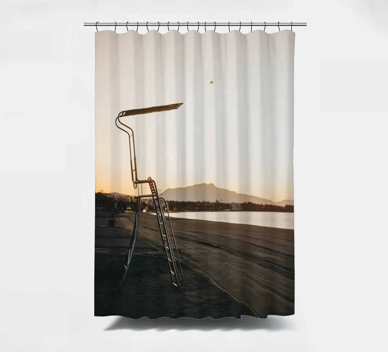 Alba sulla spiaggia in Spagna: mattine in Andalusia tenda da doccia da Bold and Retro