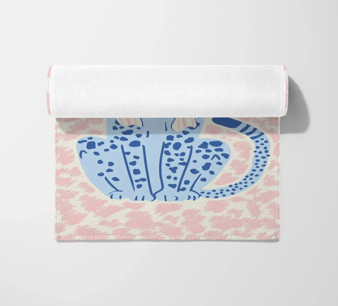 Ghepardo preppy con fiocco telo mare da Studio Birchwood