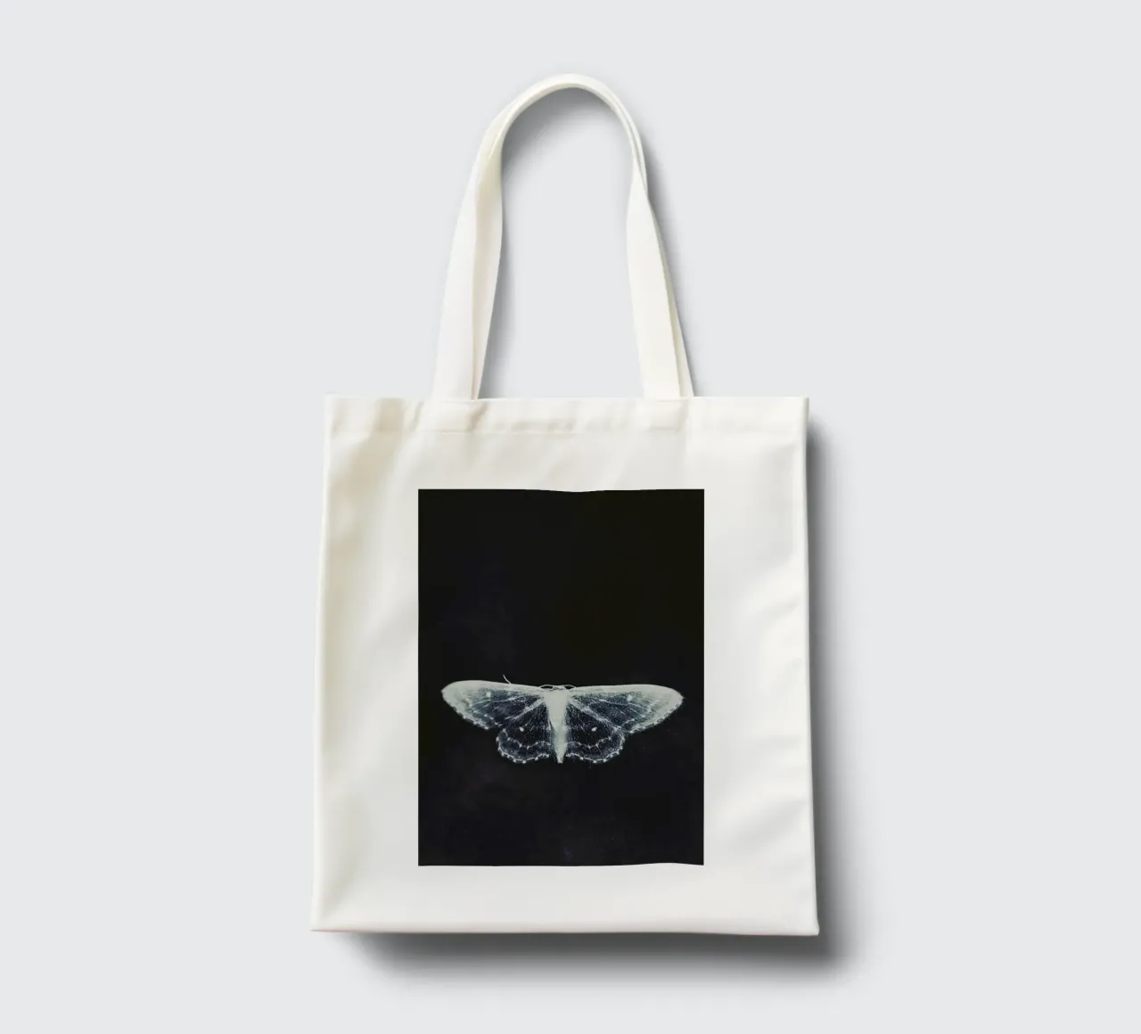 Fragile borsa in juta da Ingrid Beddoes
