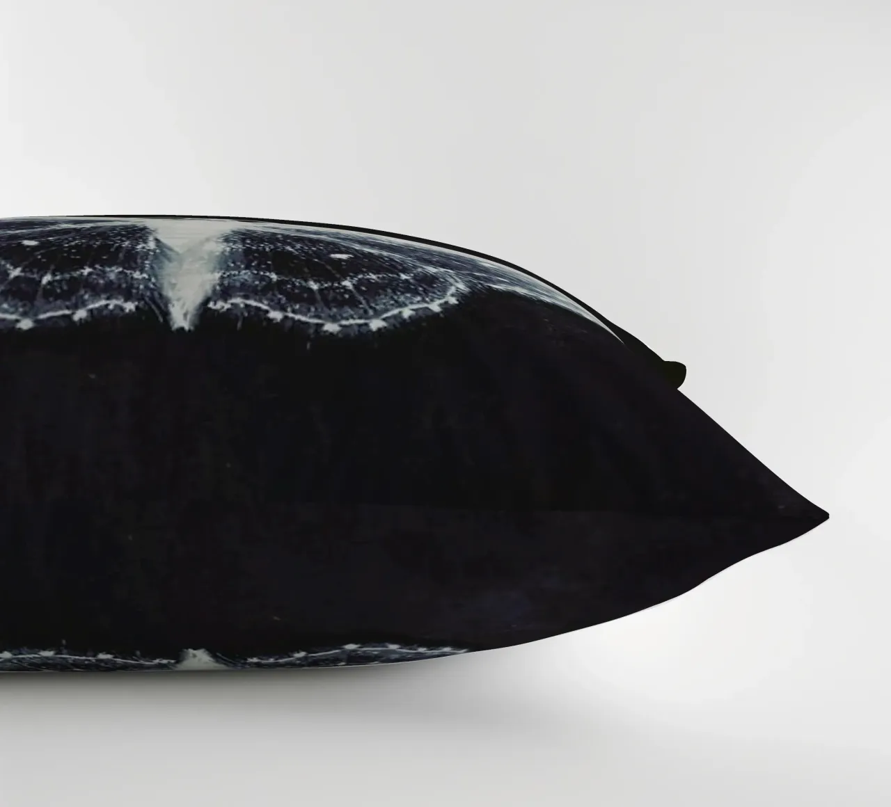 Fragile cuscino da Ingrid Beddoes