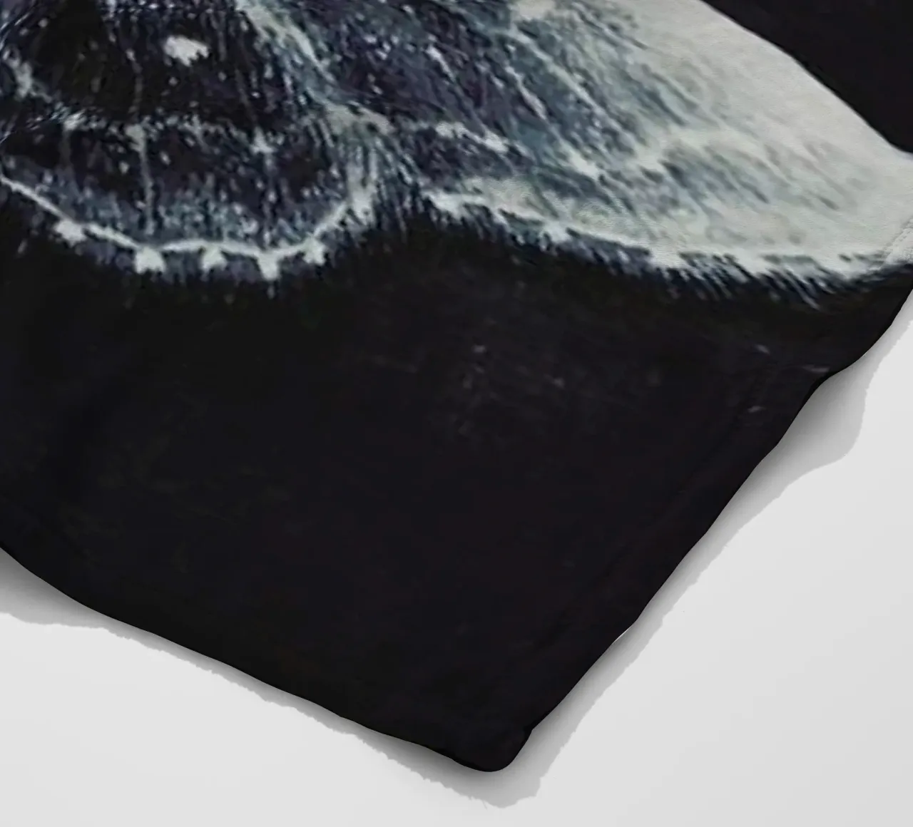 Fragile coperta in pile da Ingrid Beddoes