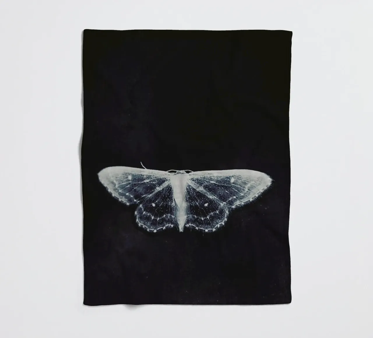 Fragile coperta in pile da Ingrid Beddoes