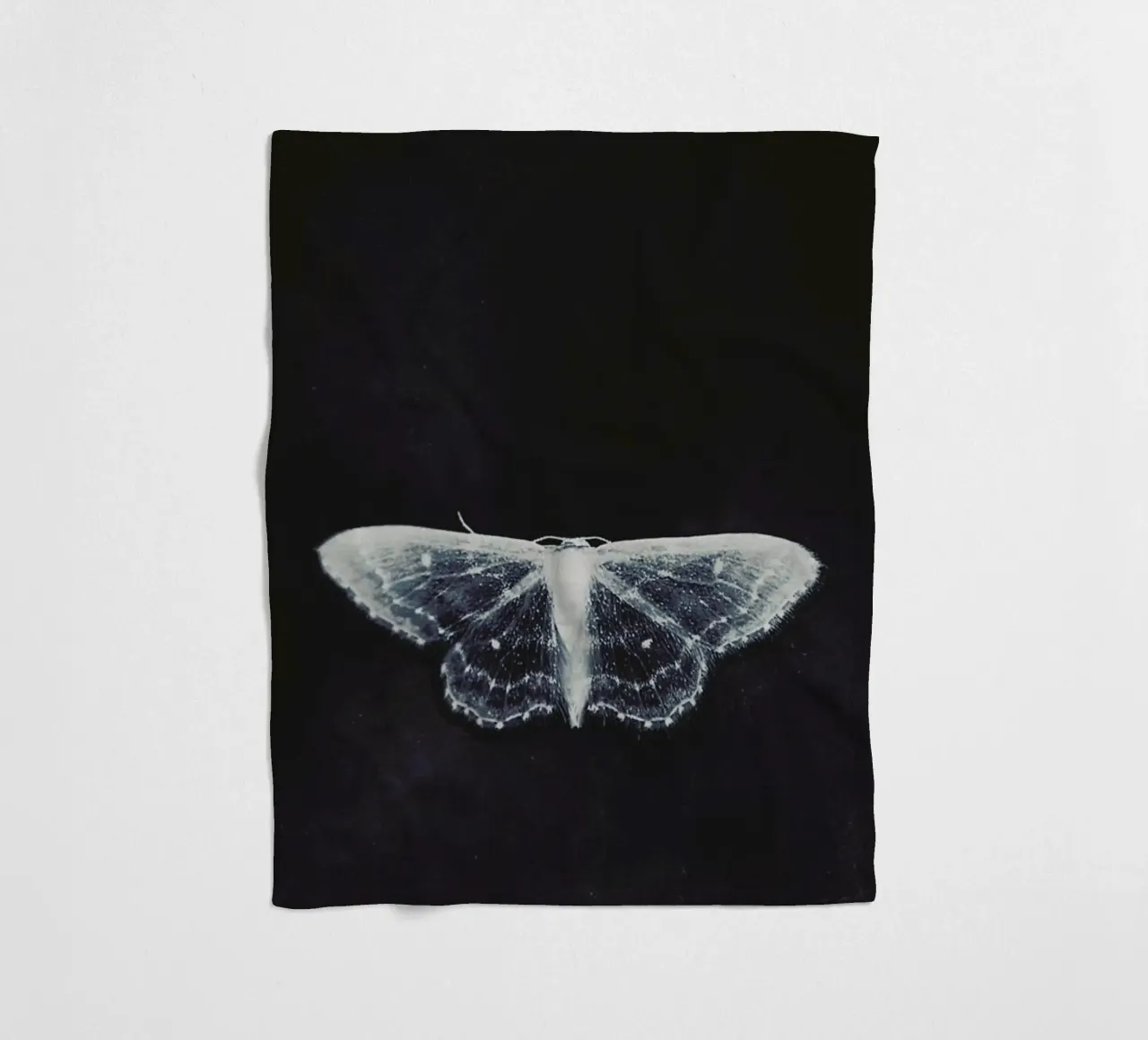 Fragile coperta in pile da Ingrid Beddoes