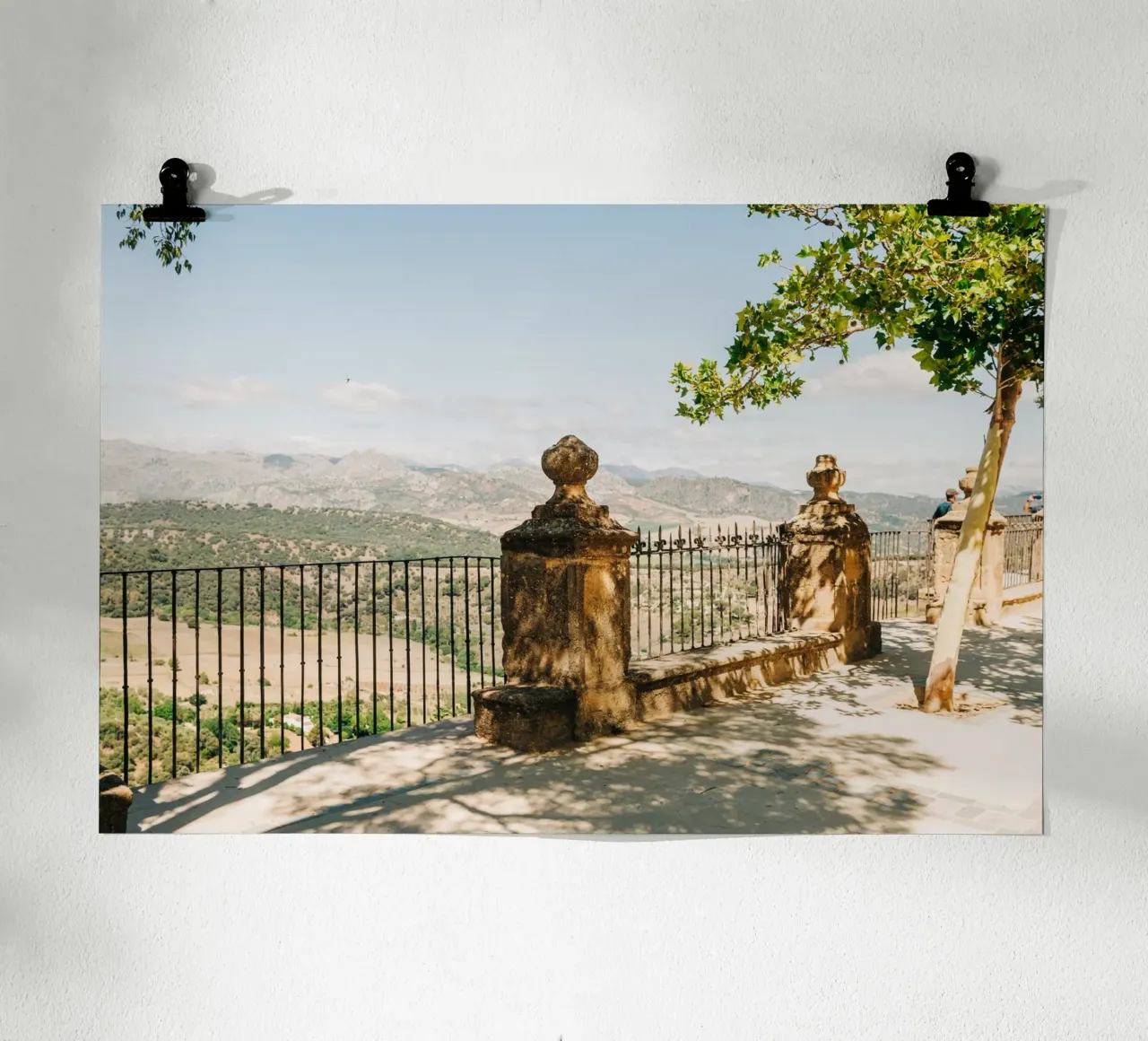 Andalusien Reisefoto - Blick über die Berge bei Ronda Poster von Bold and Retro