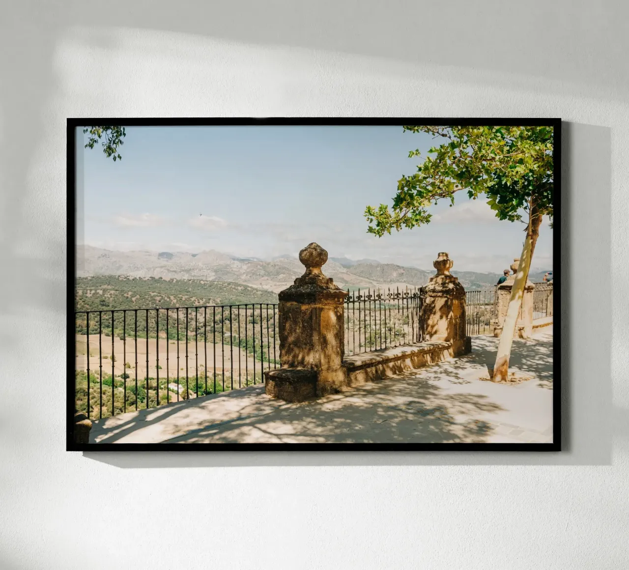 Andalusien Reisefoto - Blick über die Berge bei Ronda Poster von Bold and Retro