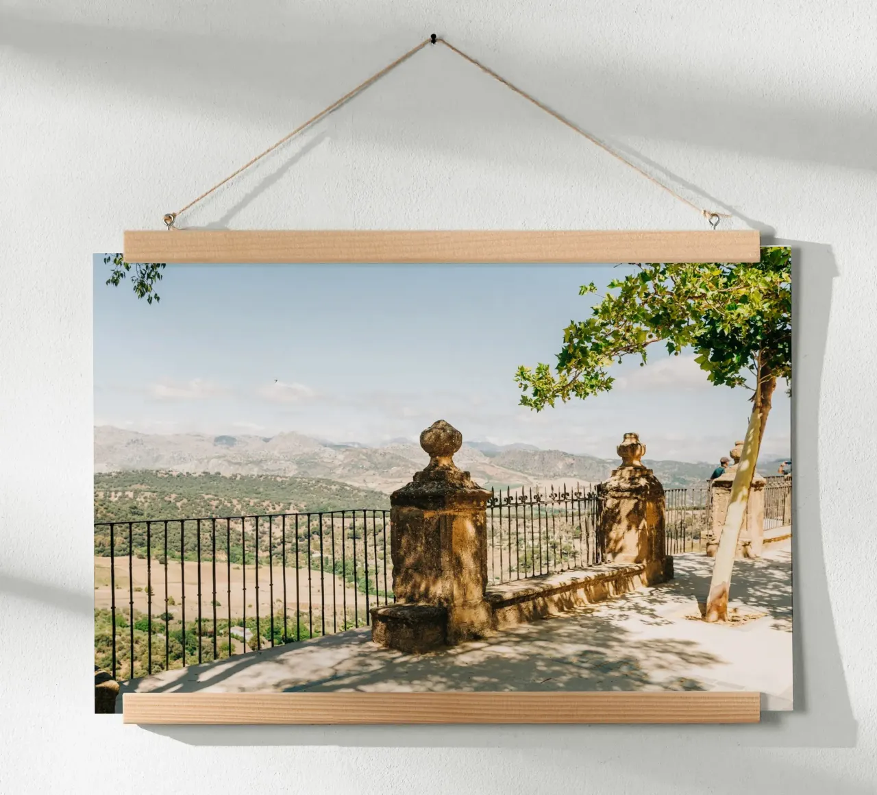 Andalusien Reisefoto - Blick über die Berge bei Ronda Poster von Bold and Retro