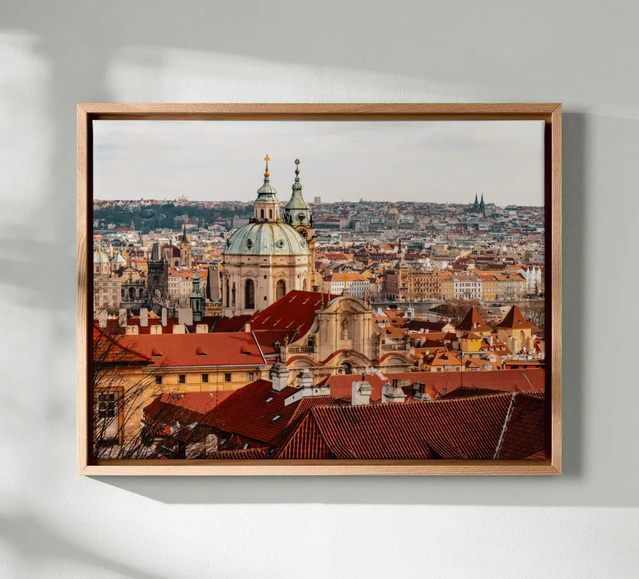 Prag, Tschechien - Retro Aussicht über Stadt & Karlsbrücke Leinwand von Bold and Retro