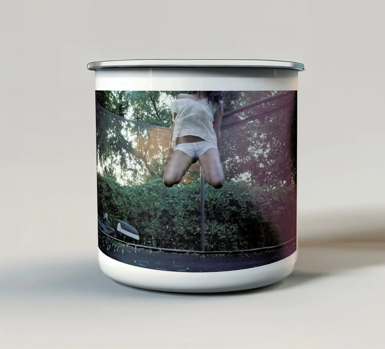 Jump tazza in smalto da Aysha Banos