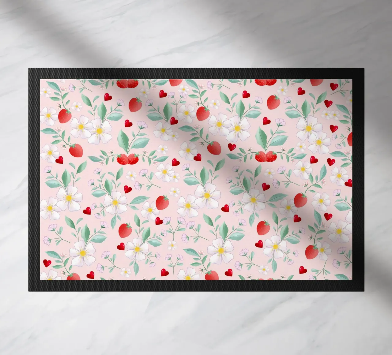 Motivo primaverile di fiori bianchi e fragole. Romantico. zerbino da CalliLetters