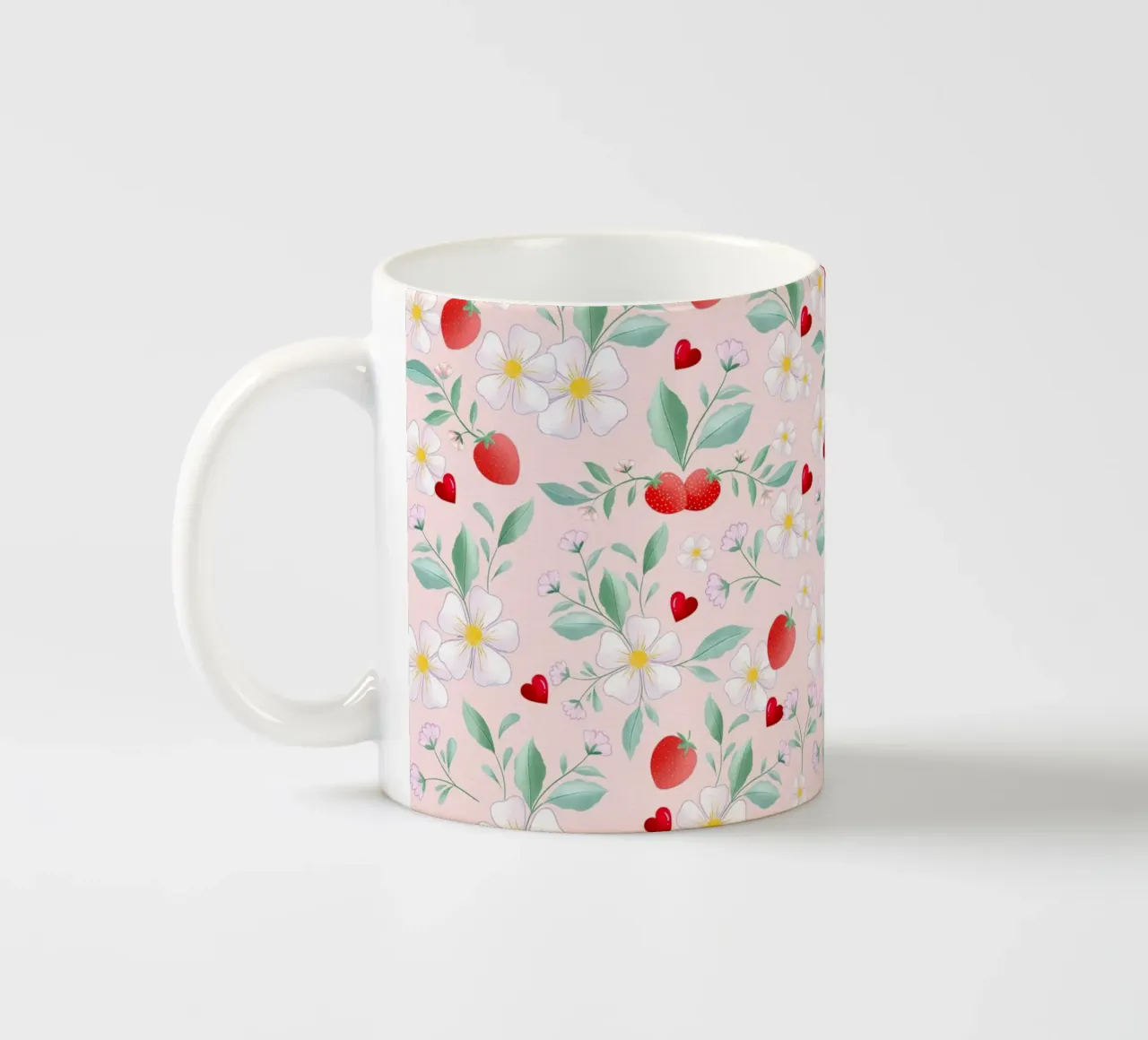 Motivo primaverile di fiori bianchi e fragole. Romantico. tazza in ceramica da CalliLetters