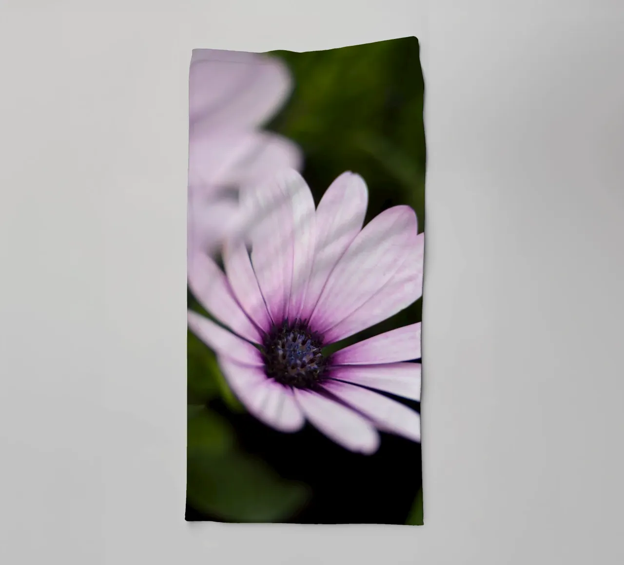 Flower Rosa Handtuch von Jonas Klein