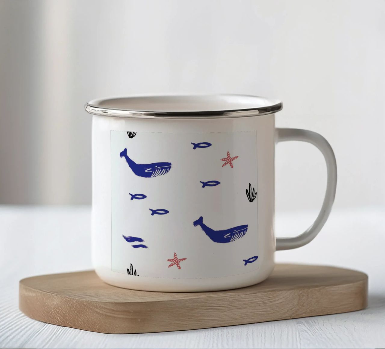 Whale Underwater tazza in smalto da Farina Kuklinski