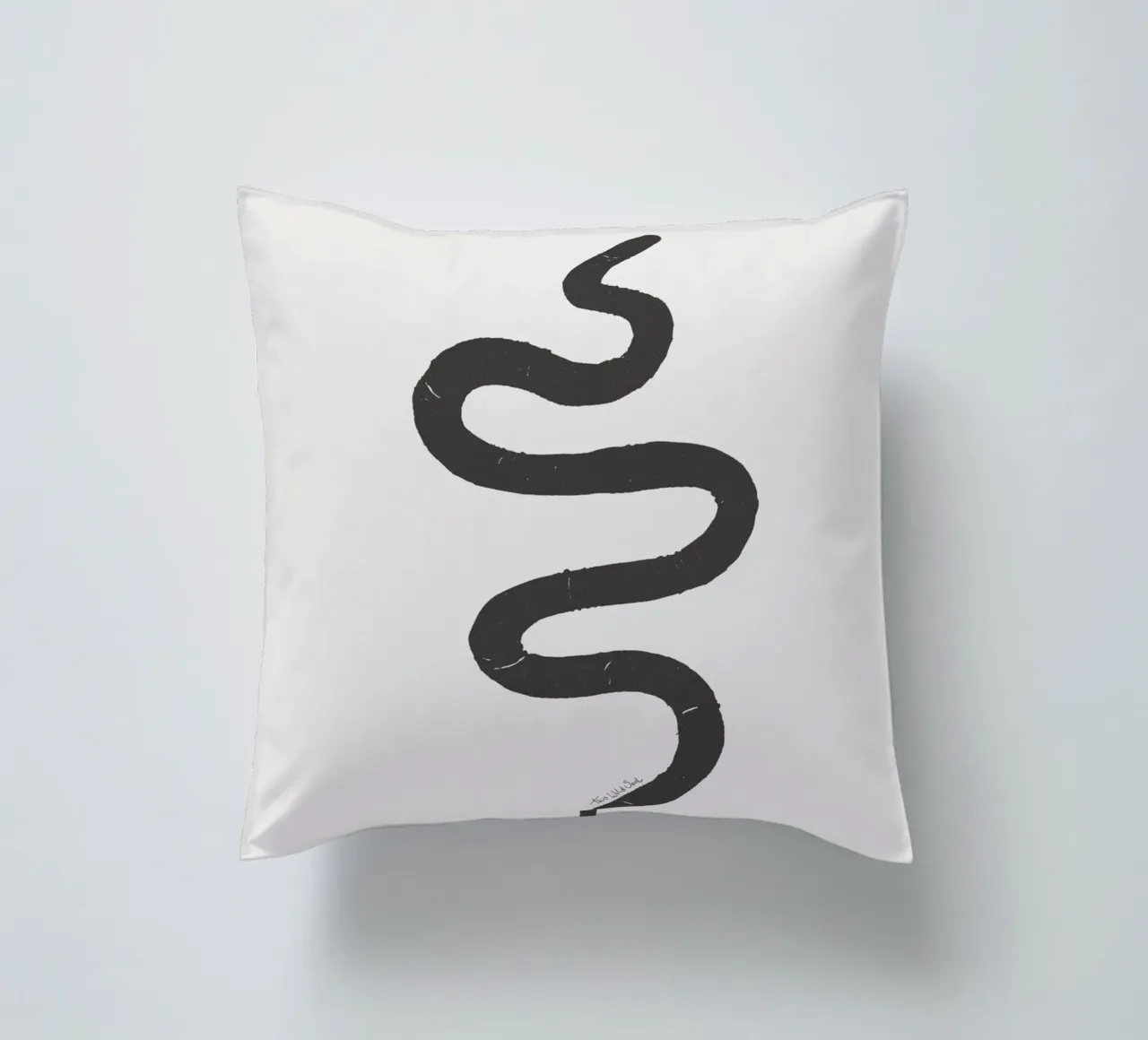Gesso e carbone Organico Minimalista Boho Snake cuscino da This Wild Soul - Illustration