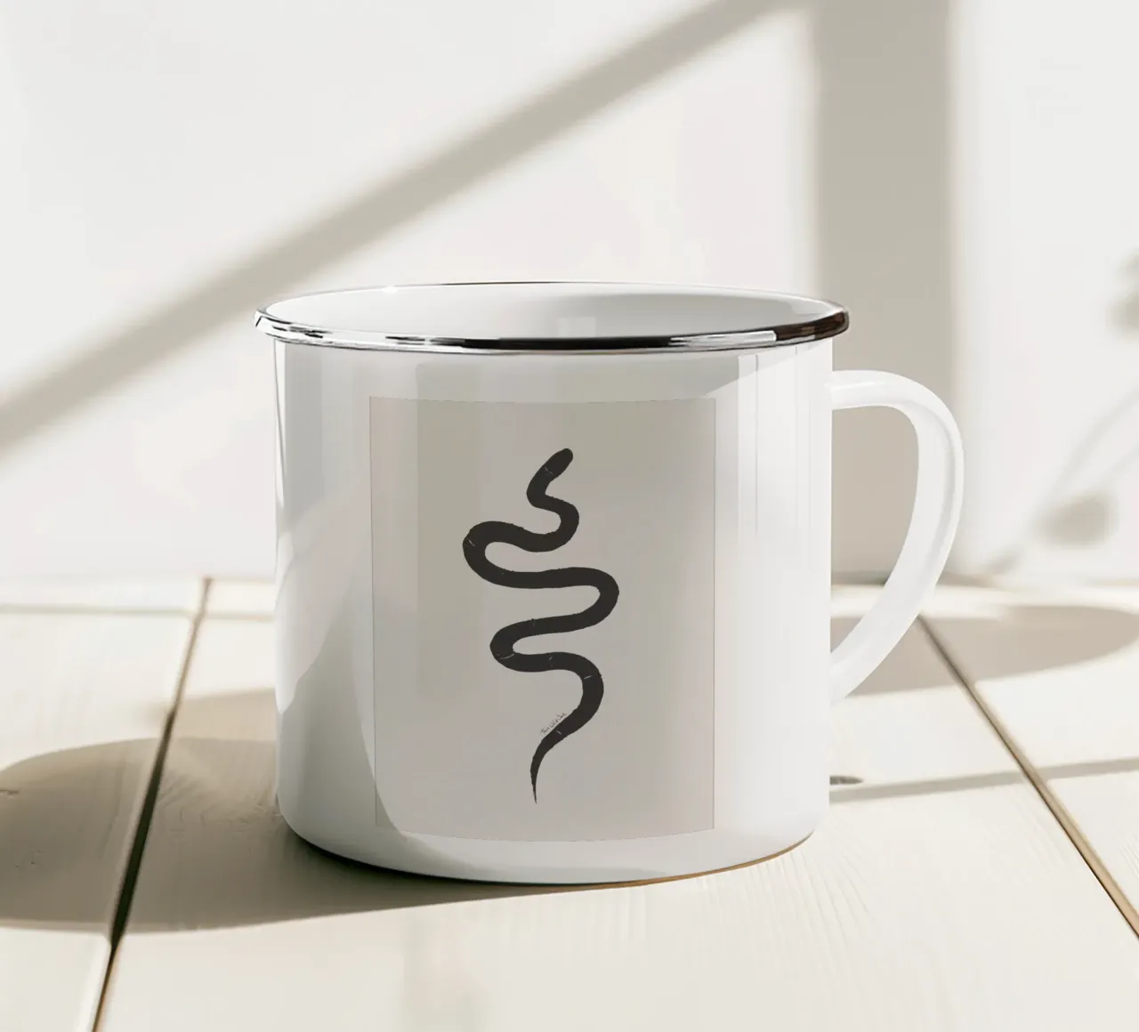 Gesso e carbone Organico Minimalista Boho Snake tazza in smalto da This Wild Soul - Illustration