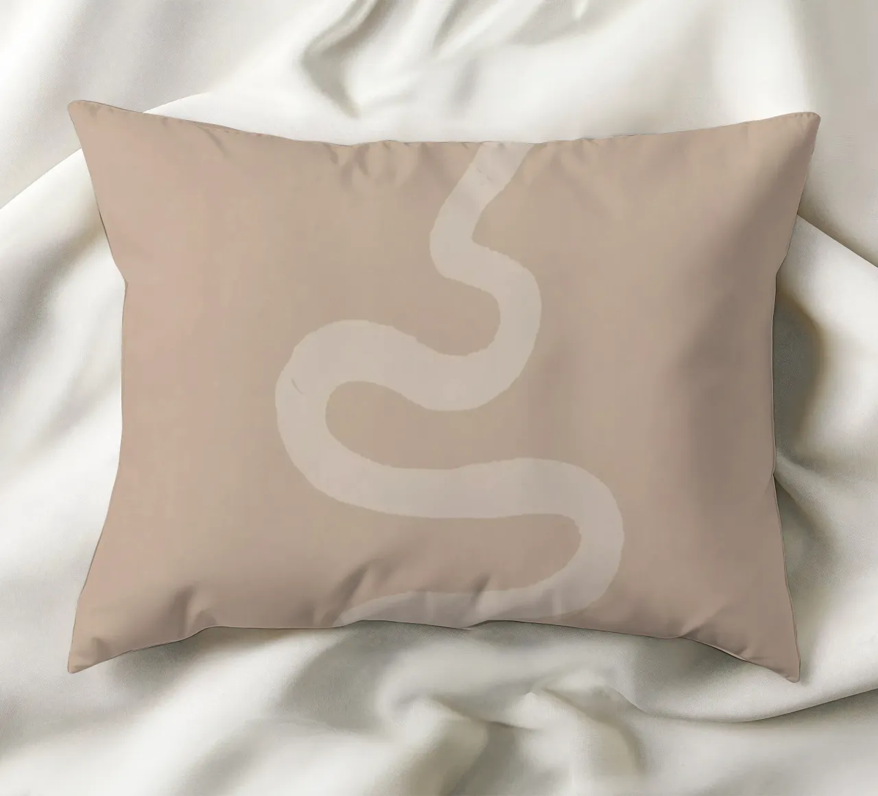Boho Pesca Beige Bianco Serpente - Minimalista Astratto Organico cuscino da This Wild Soul - Illustration