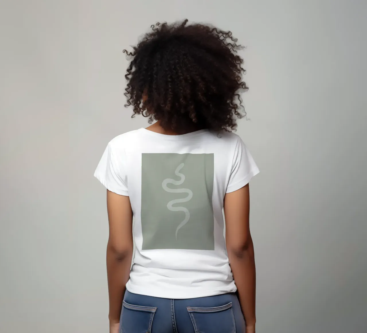Pastellgrün Kreide weiß Minimalistisch Abstrakt Boho Snake T-Shirt von This Wild Soul - Illustration