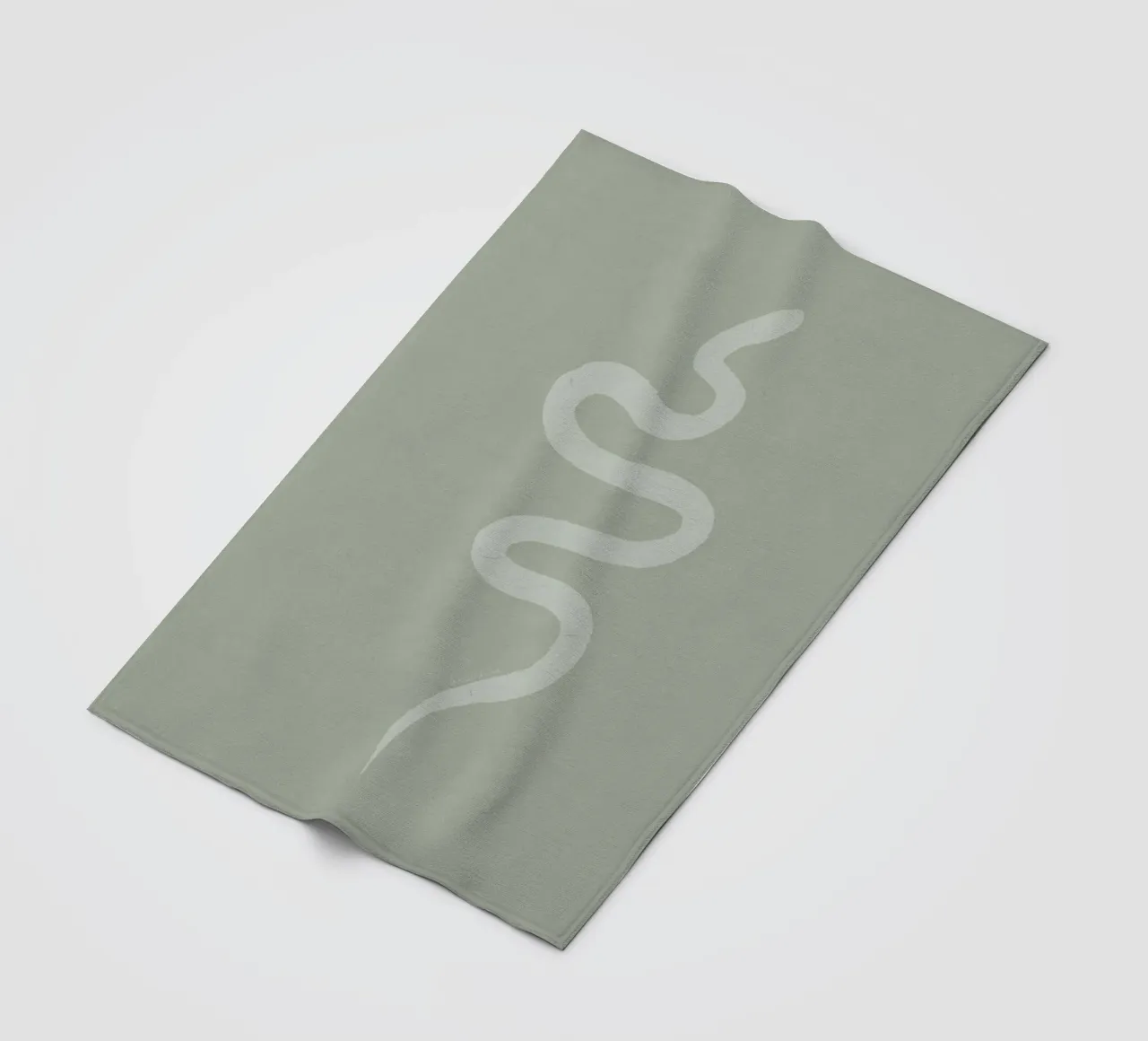 Pastellgrün Kreide weiß Minimalistisch Abstrakt Boho Snake Fleecedecke von This Wild Soul - Illustration