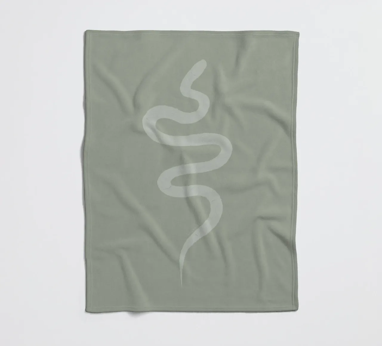 Pastellgrün Kreide weiß Minimalistisch Abstrakt Boho Snake Fleecedecke von This Wild Soul - Illustration
