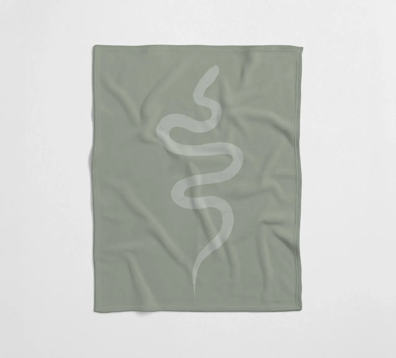 Pastellgrün Kreide weiß Minimalistisch Abstrakt Boho Snake Fleecedecke von This Wild Soul - Illustration