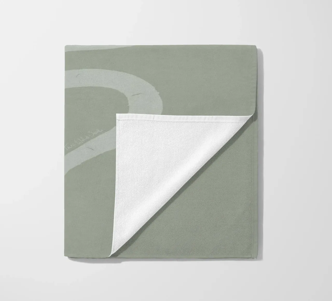 Pastellgrün Kreide weiß Minimalistisch Abstrakt Boho Snake Strandtuch von This Wild Soul - Illustration