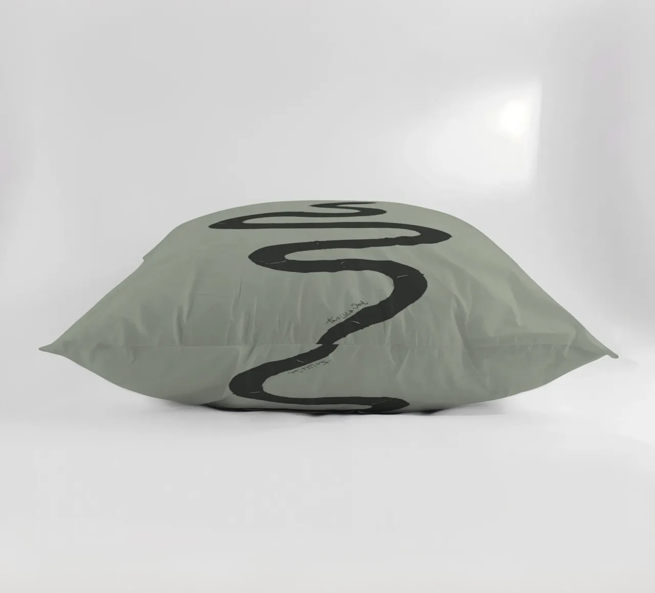Boho Pastel Vert Sauge Serpent Noir - Minimalist Abstract coussin de This Wild Soul - Illustration
