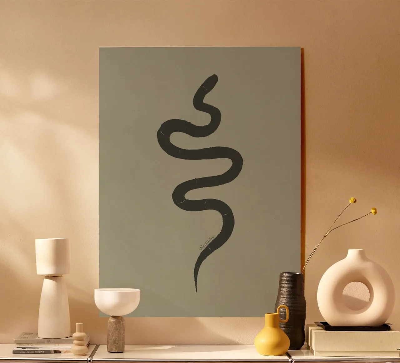 Boho Pastel Saliegroen Zwarte Slang - Minimalistisch Abstract acryl van This Wild Soul - Illustration