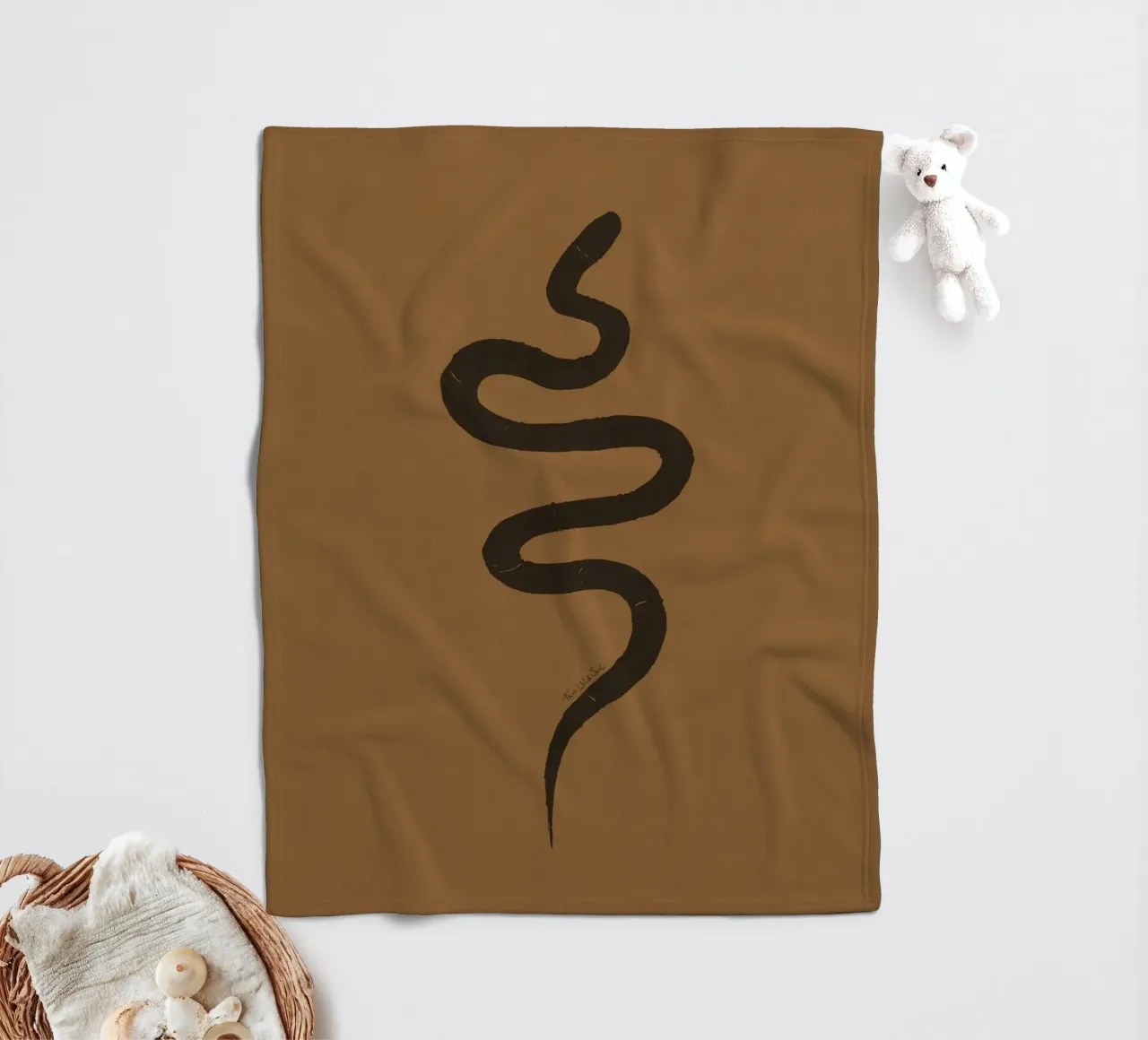 Serpente astratto organico boho in terracotta e nero carbone coperta in pile da This Wild Soul - Illustration