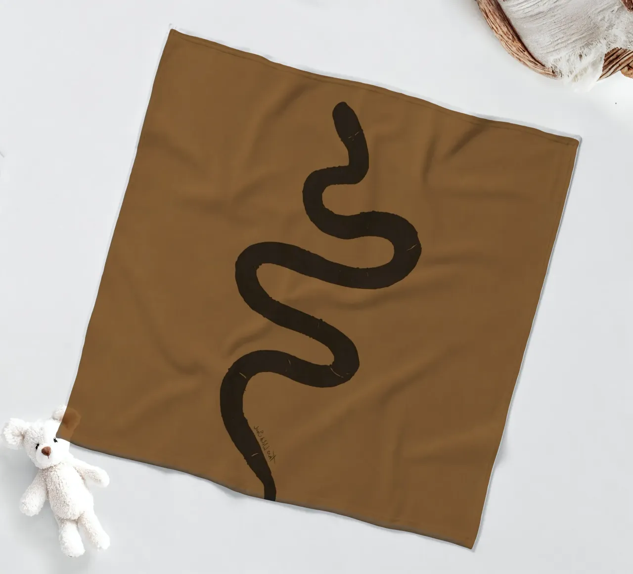 Serpente astratto organico boho in terracotta e nero carbone coperta in pile da This Wild Soul - Illustration