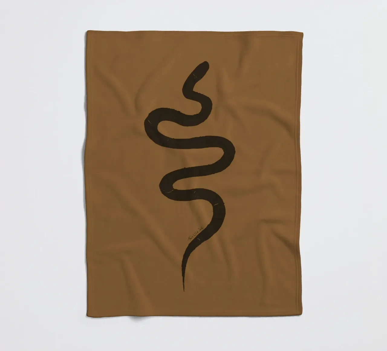 Serpente astratto organico boho in terracotta e nero carbone coperta in pile da This Wild Soul - Illustration