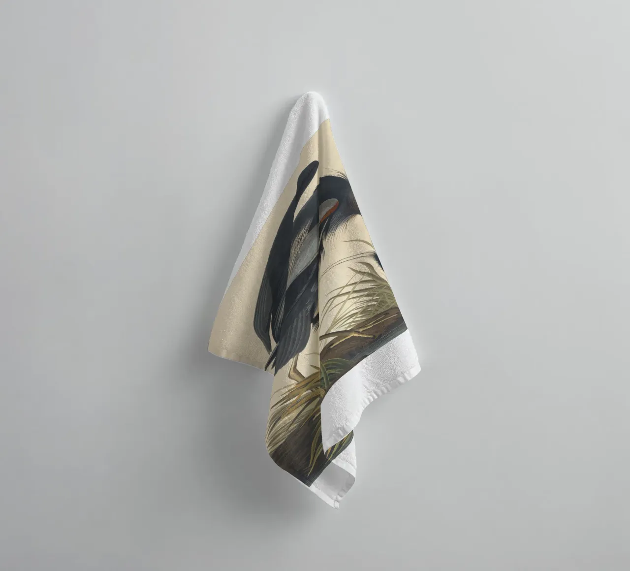 John James Audubon - Airone azzurro maggiore asciugamano da bagno da Timeless Artworks