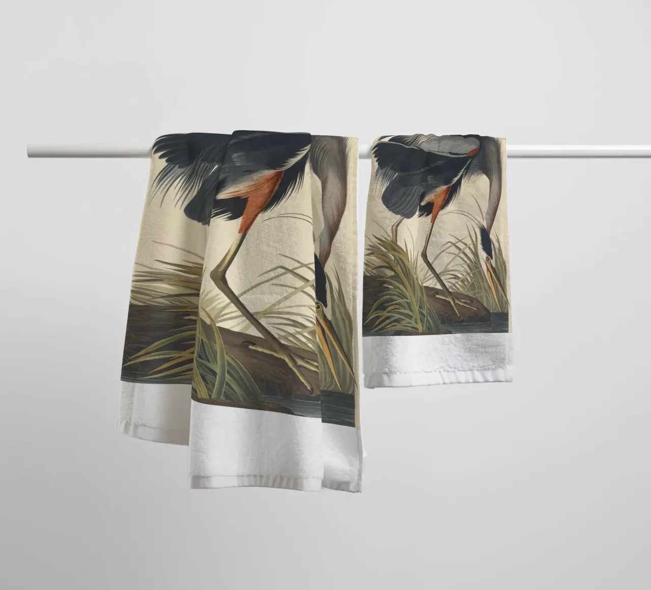 John James Audubon - Airone azzurro maggiore asciugamano da bagno da Timeless Artworks