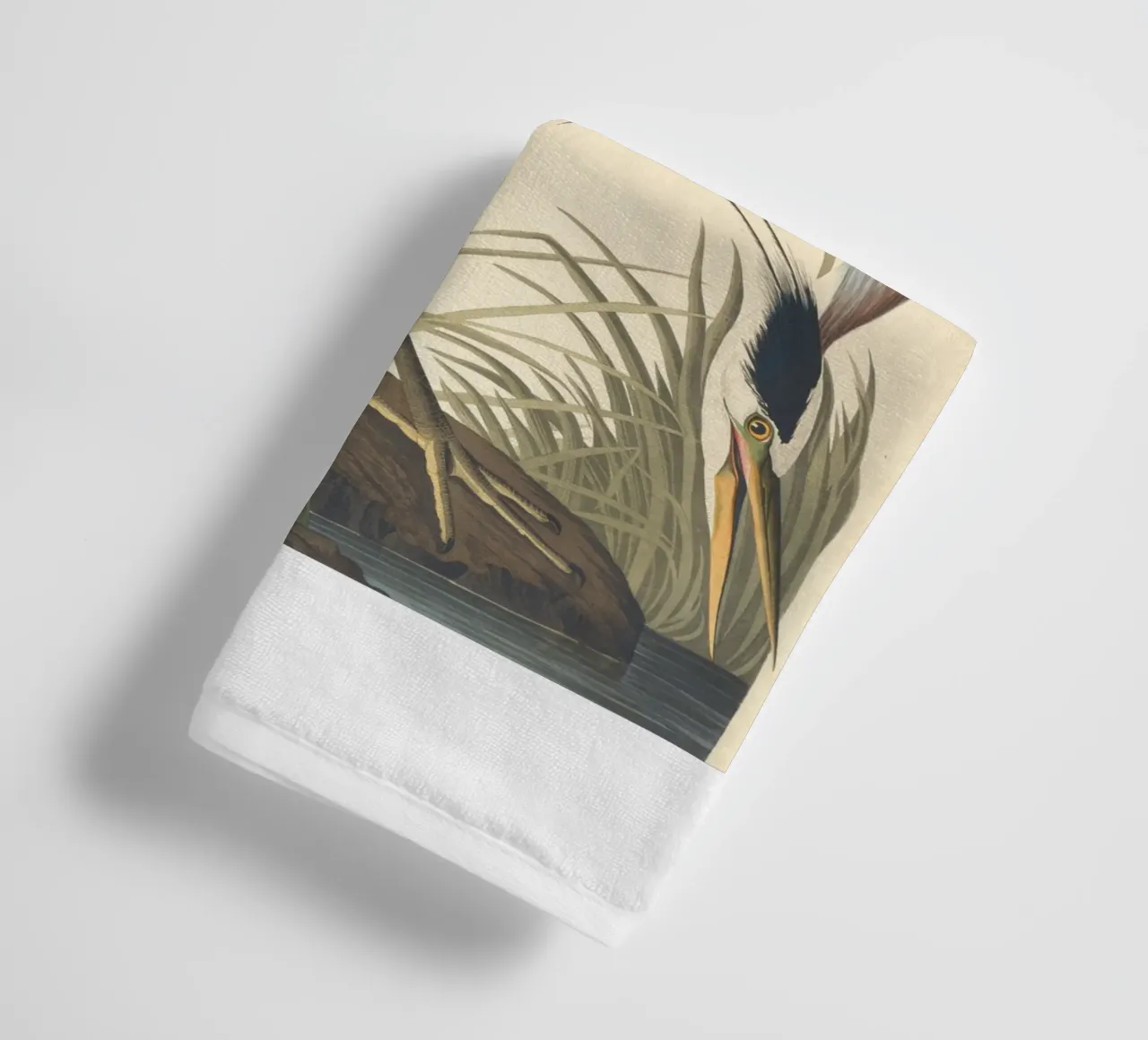John James Audubon - Airone azzurro maggiore asciugamano da bagno da Timeless Artworks