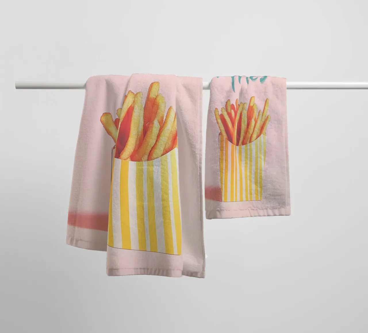 Streifenbox mit Pommes Frites Handtuch von Carinaprint