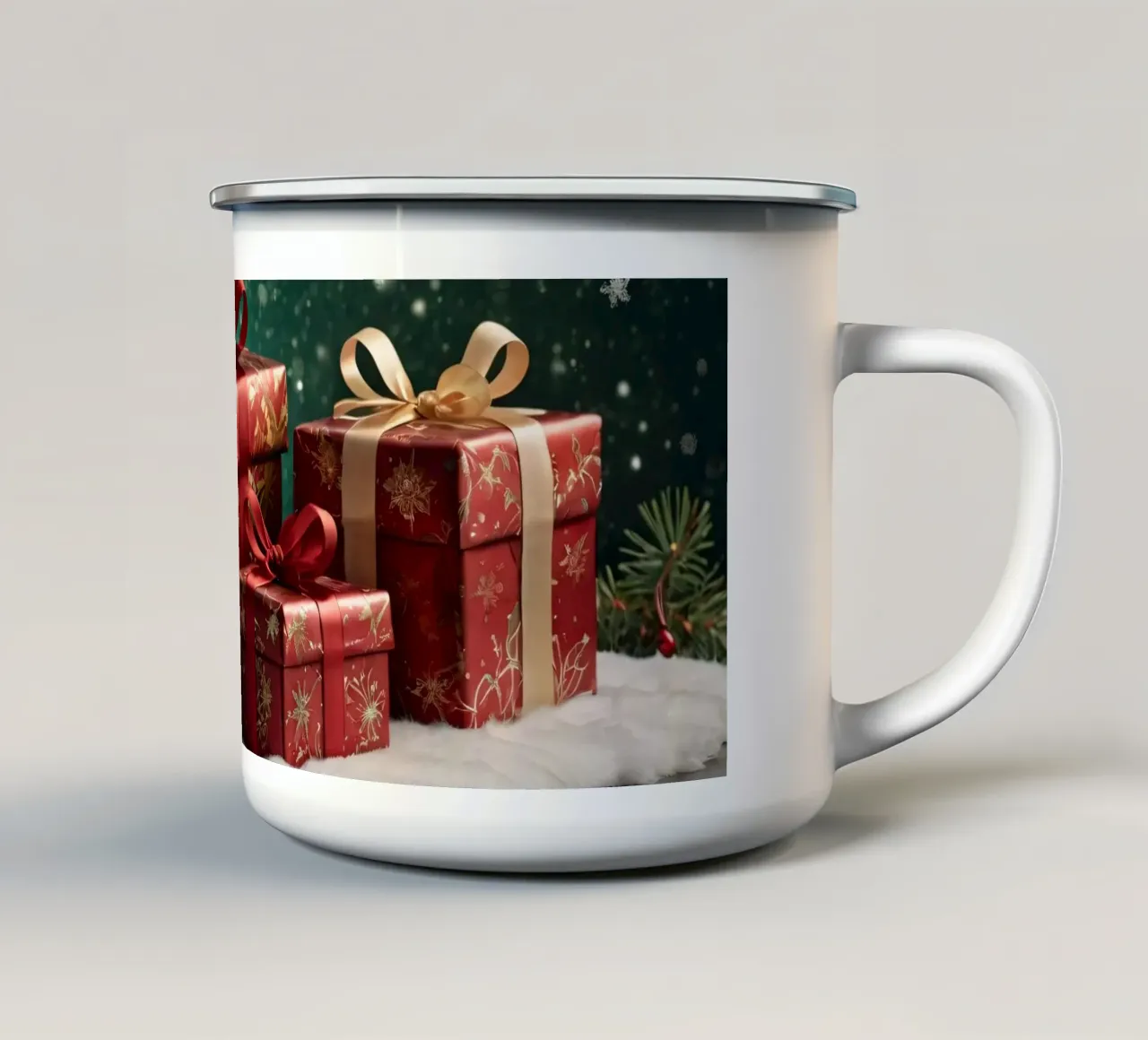 Regali di Natale colorati disposti su una superficie innevata tazza in smalto da DesignDoodle