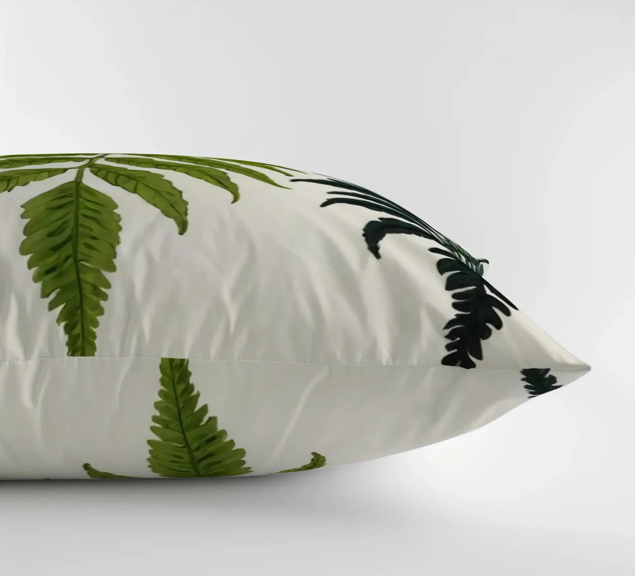 Felci verdi e vivaci esposte ad arte su un fondo neutro. cuscino da DesignDoodle