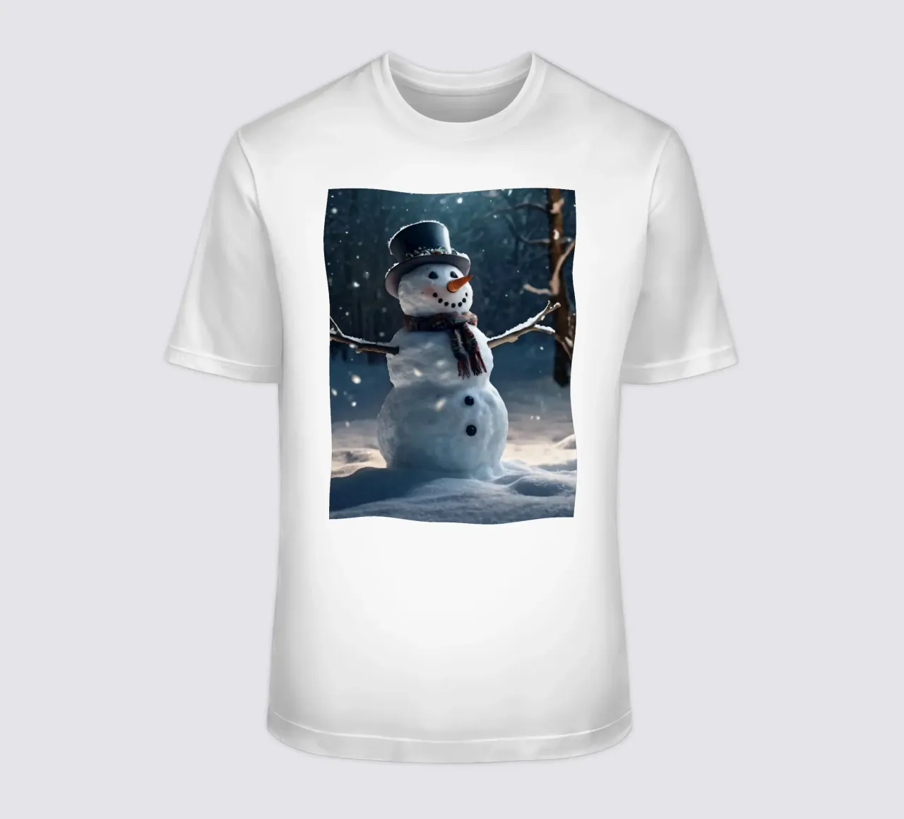 Un allegro pupazzo di neve si trova in una radura innevata in una giornata invernale. t-shirt da DesignDoodle