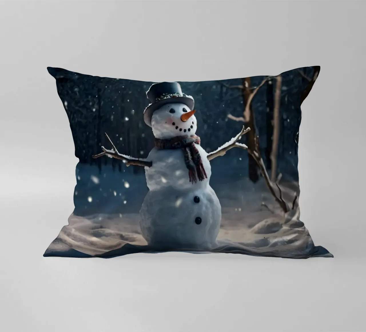 Un allegro pupazzo di neve si trova in una radura innevata in una giornata invernale. cuscino da DesignDoodle