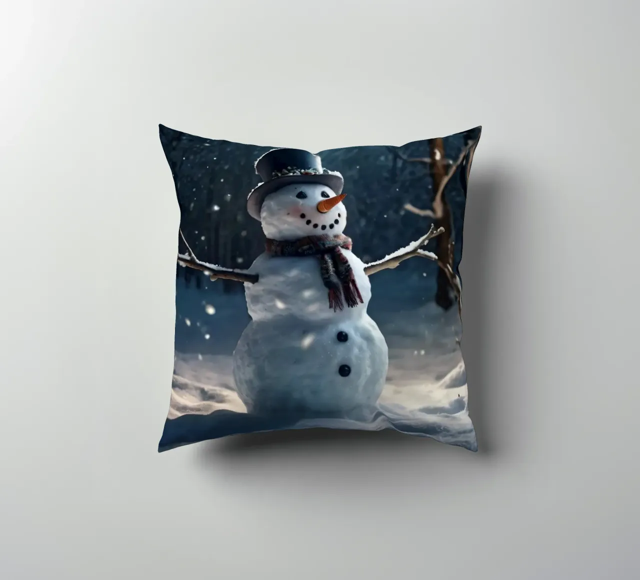 Un allegro pupazzo di neve si trova in una radura innevata in una giornata invernale. cuscino da DesignDoodle