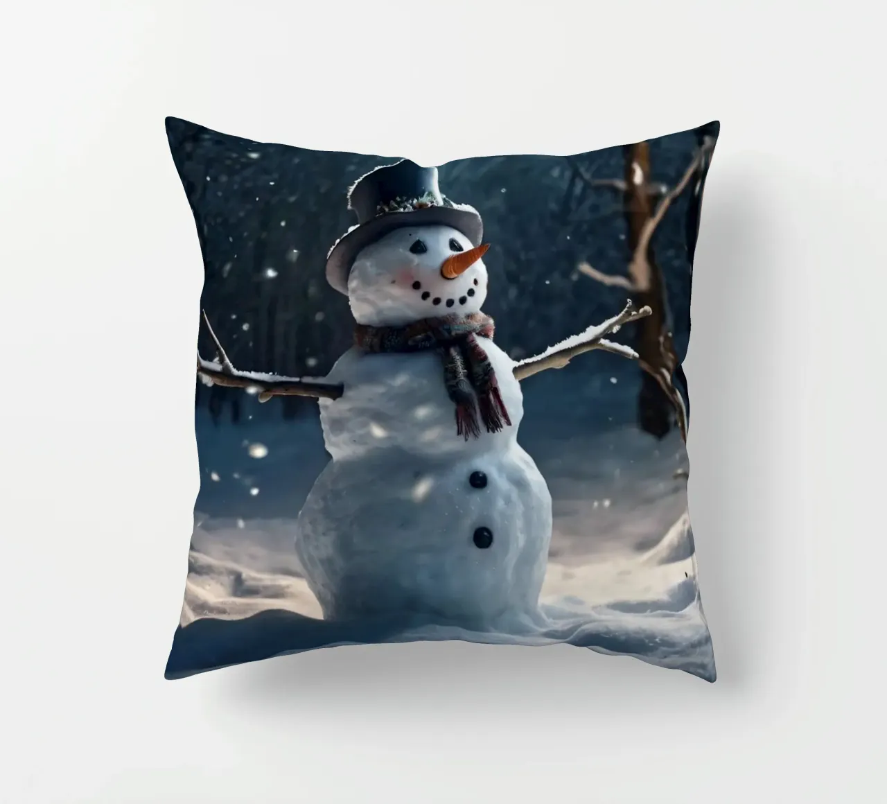 Un allegro pupazzo di neve si trova in una radura innevata in una giornata invernale. cuscino da DesignDoodle