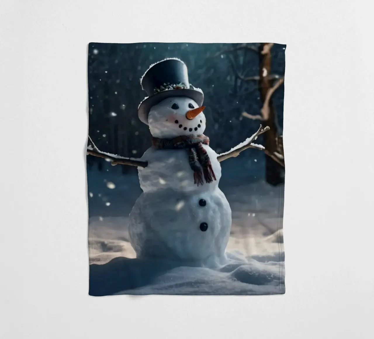 Un allegro pupazzo di neve si trova in una radura innevata in una giornata invernale. coperta in pile da DesignDoodle