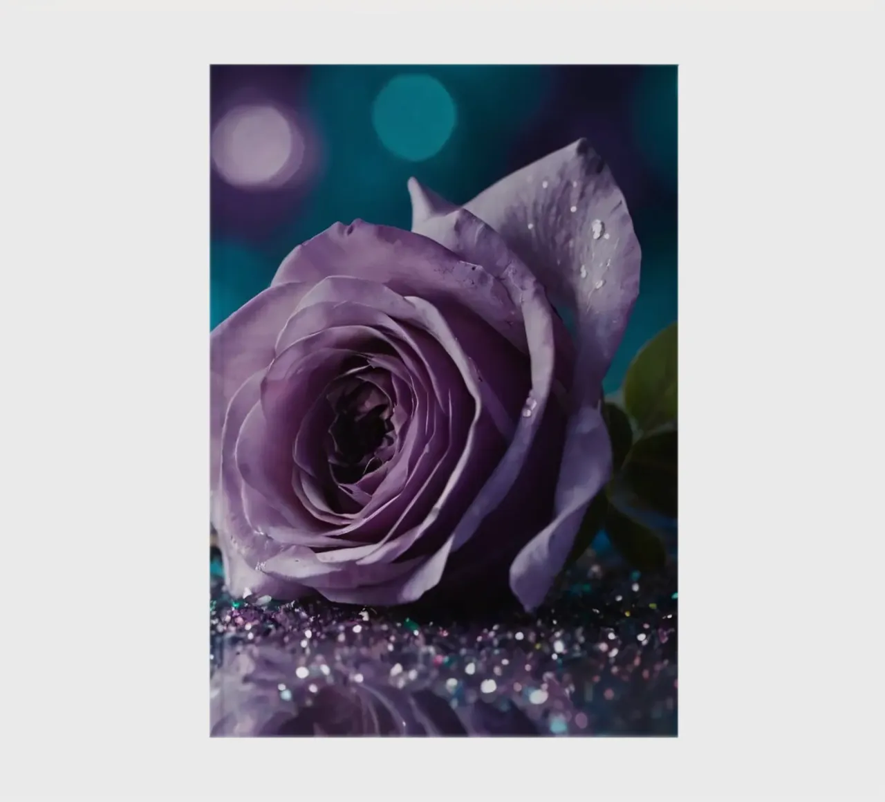 Eine wunderschöne lavendelfarbene Rose auf funkelndem Glitter Notizbuch von DesignDoodle