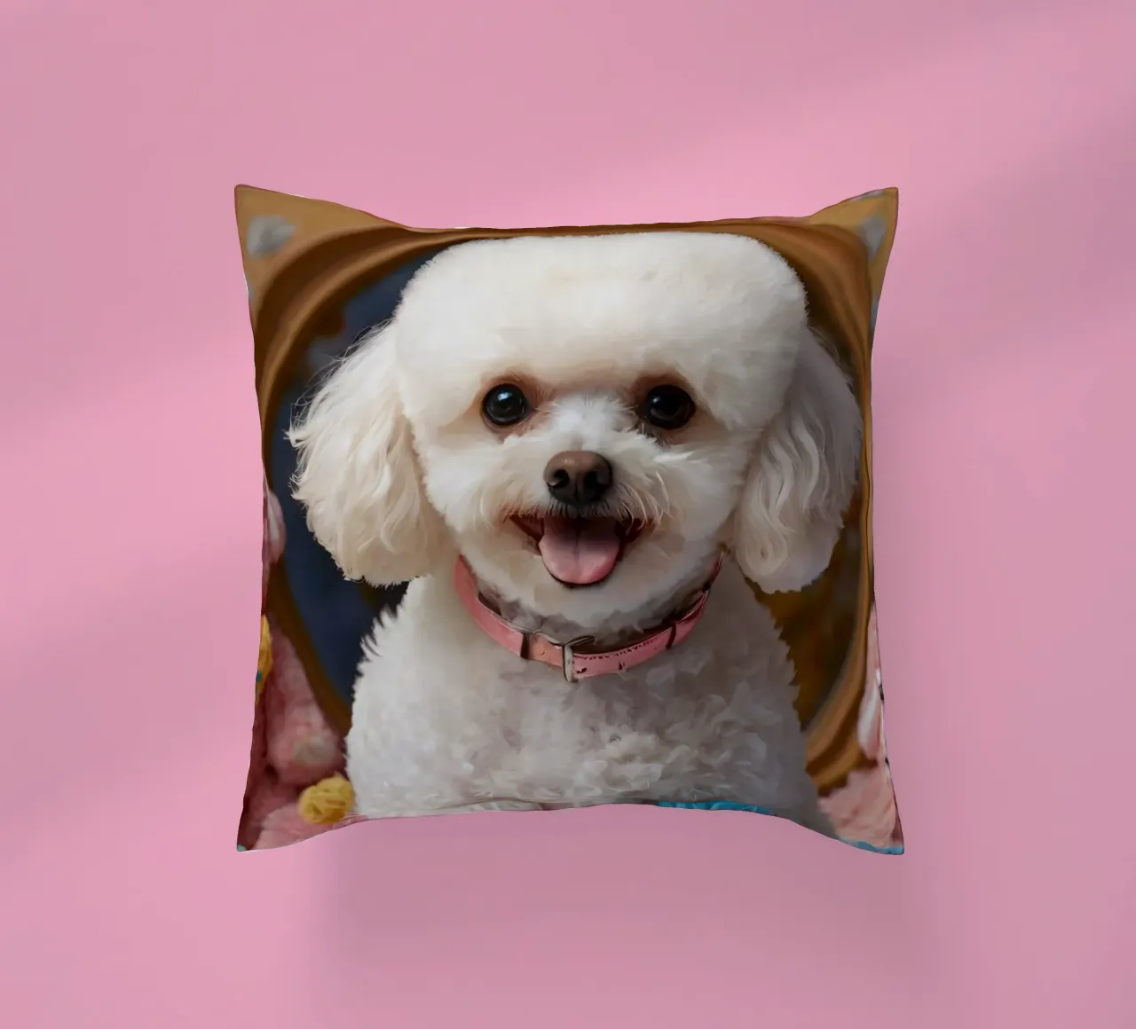 Un allegro barboncino bianco posa tra i giocattoli di peluche cuscino da DesignDoodle