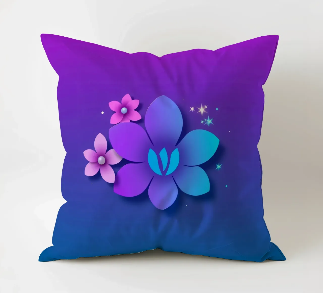 design floreale digitale con sfumature di blu e viola cuscino da DesignDoodle