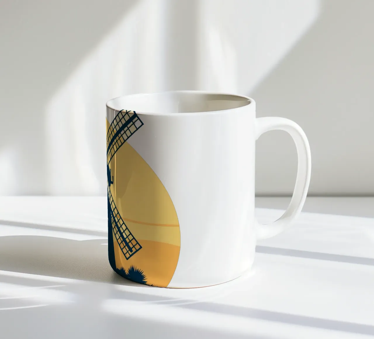 La silhouette di un mulino a vento al tramonto con un aereo in volo tazza in ceramica da DesignDoodle