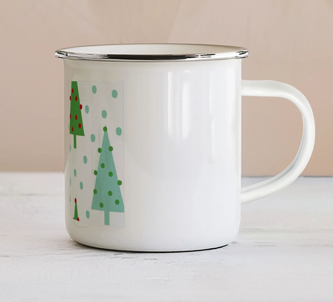 Christmas Tree tazza in smalto da Charlotte Winter