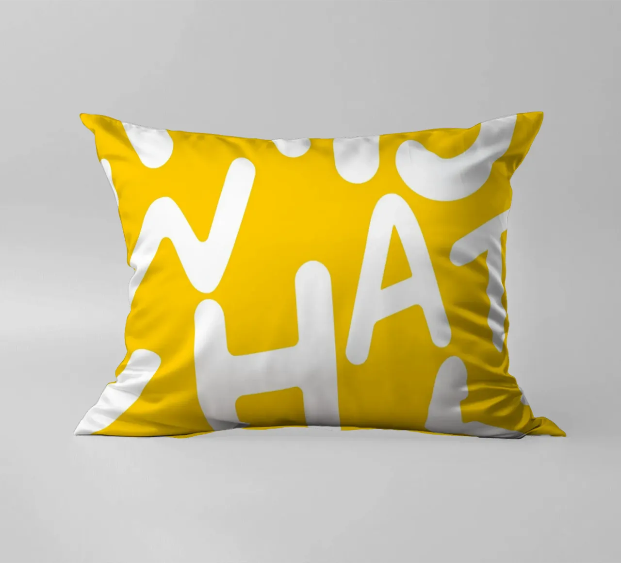 It is What It Is | Tipografia Lettere eccentriche Giallo Citazione cuscino da 83oranges